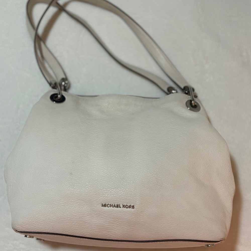 MICHAEL KORS Raven Large Leather Shoulder Bag - White with silver hardware